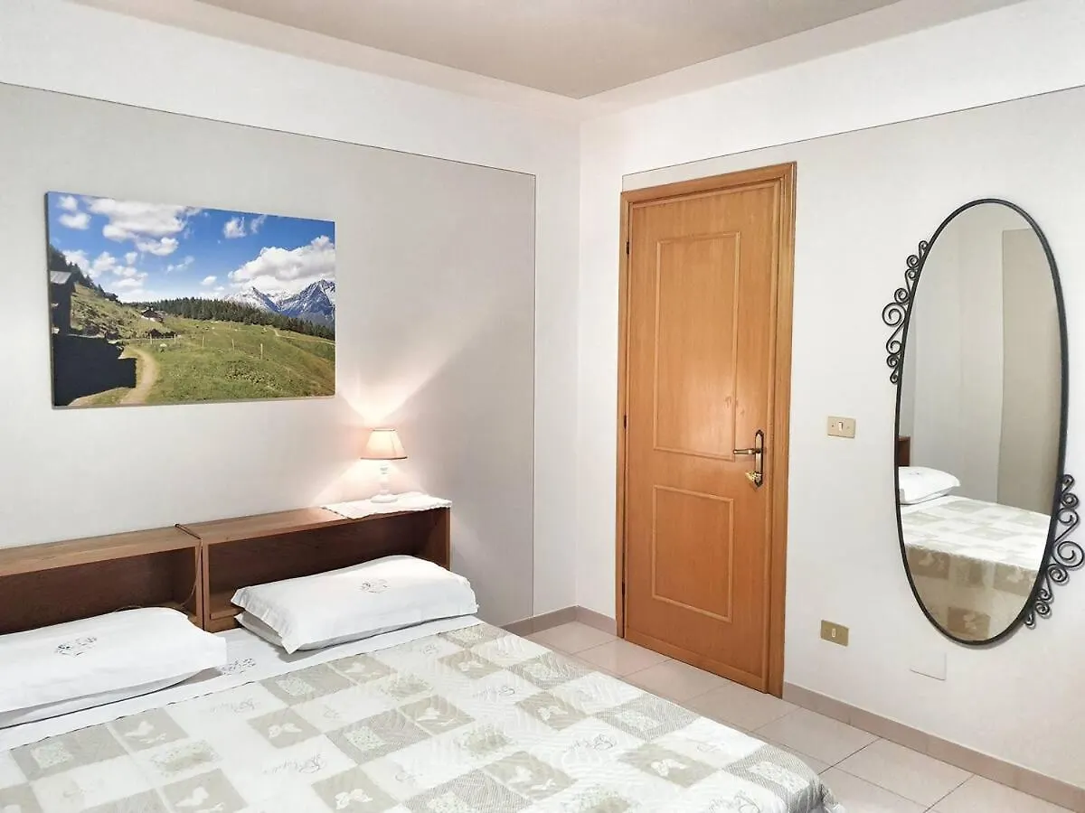 Appartamento Pettirosso Malonno Apartment
