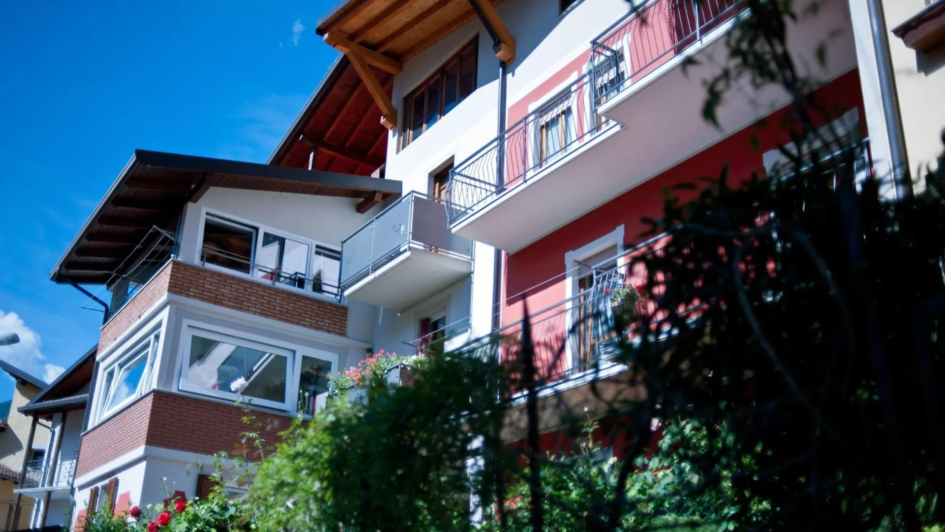 Appartamento Pettirosso Malonno Apartment